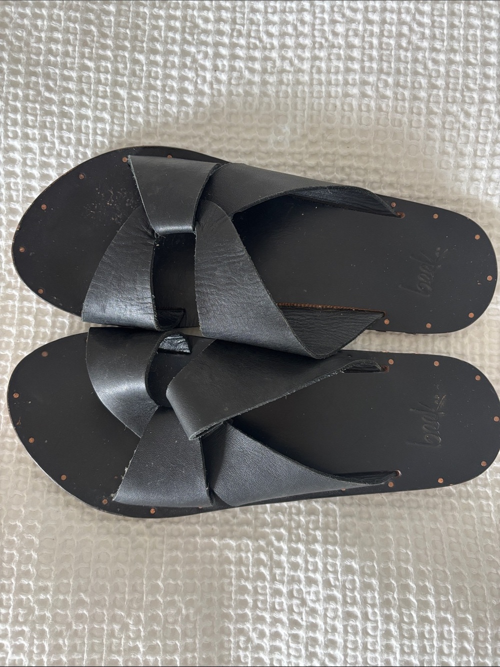 Beek Women’s Black Leather Cross-Strap Slide Sandals 9